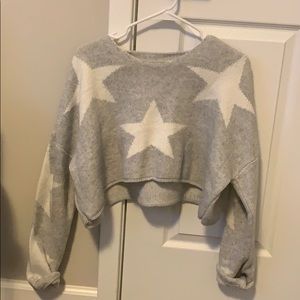 gray cropped star sweater!